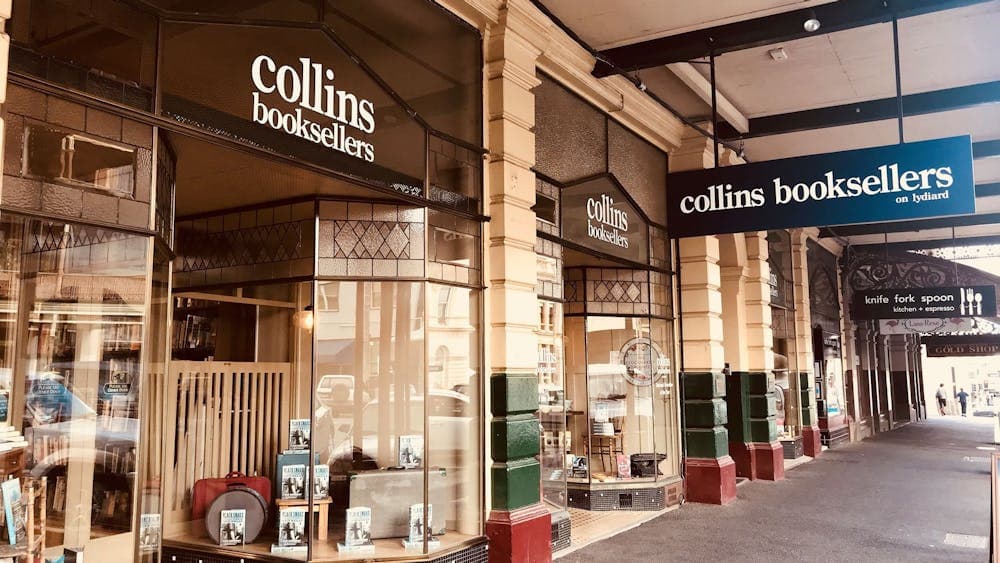 Collins Booksellers Ballarat on Lydiard shop front