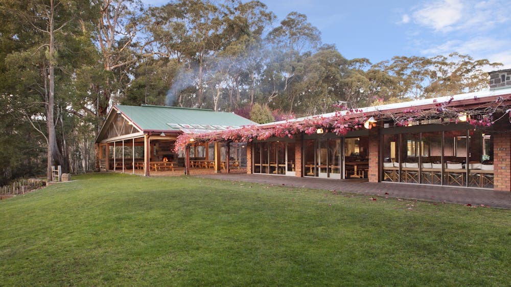 LakeView Lodge  Dining Room & Outdoor Pavilion