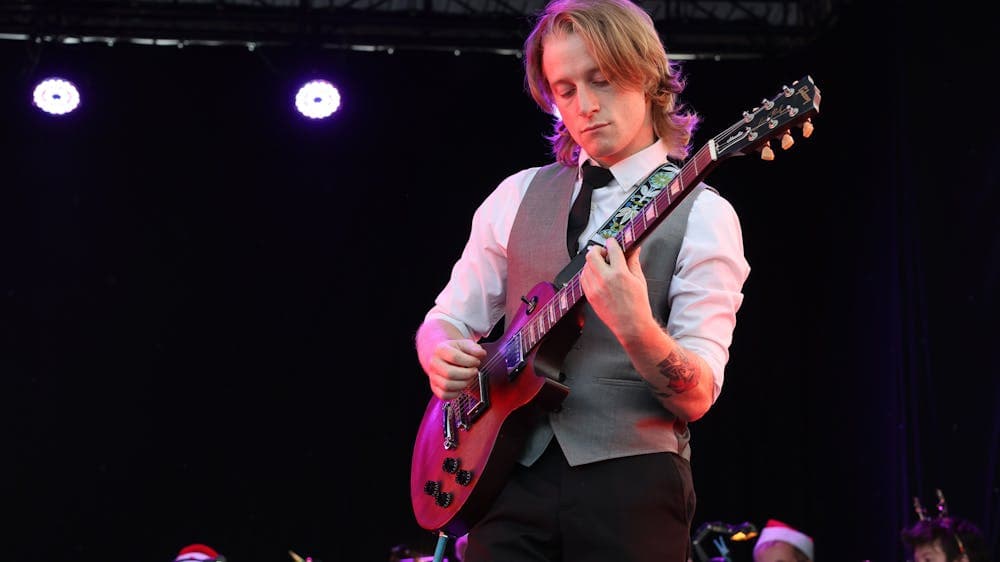 Liam Kelly, guitar, Carols by Candlelight