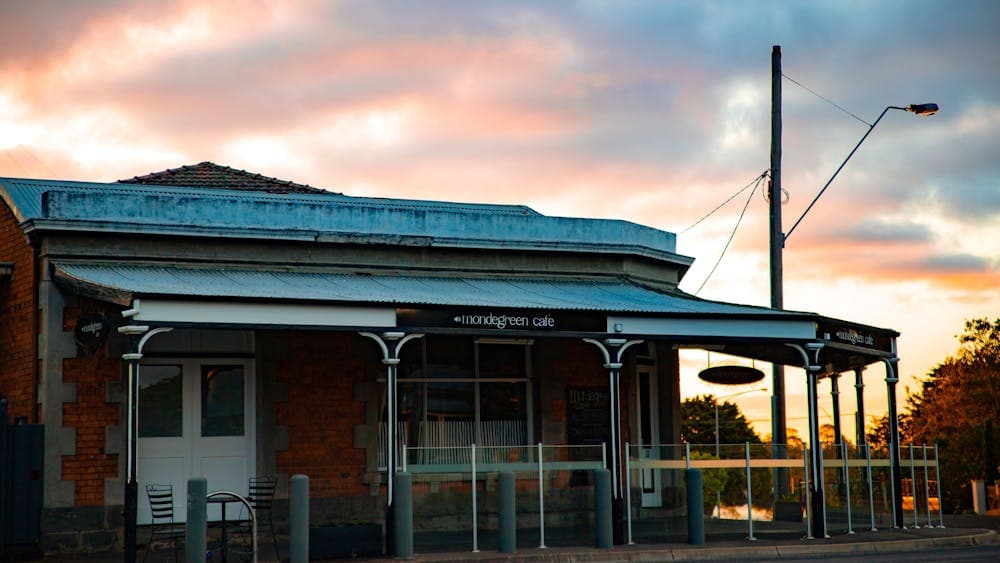 Facade of Mondegree Cafe