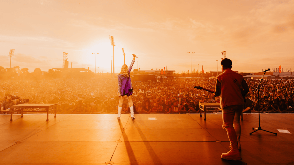 Country artist on main stage